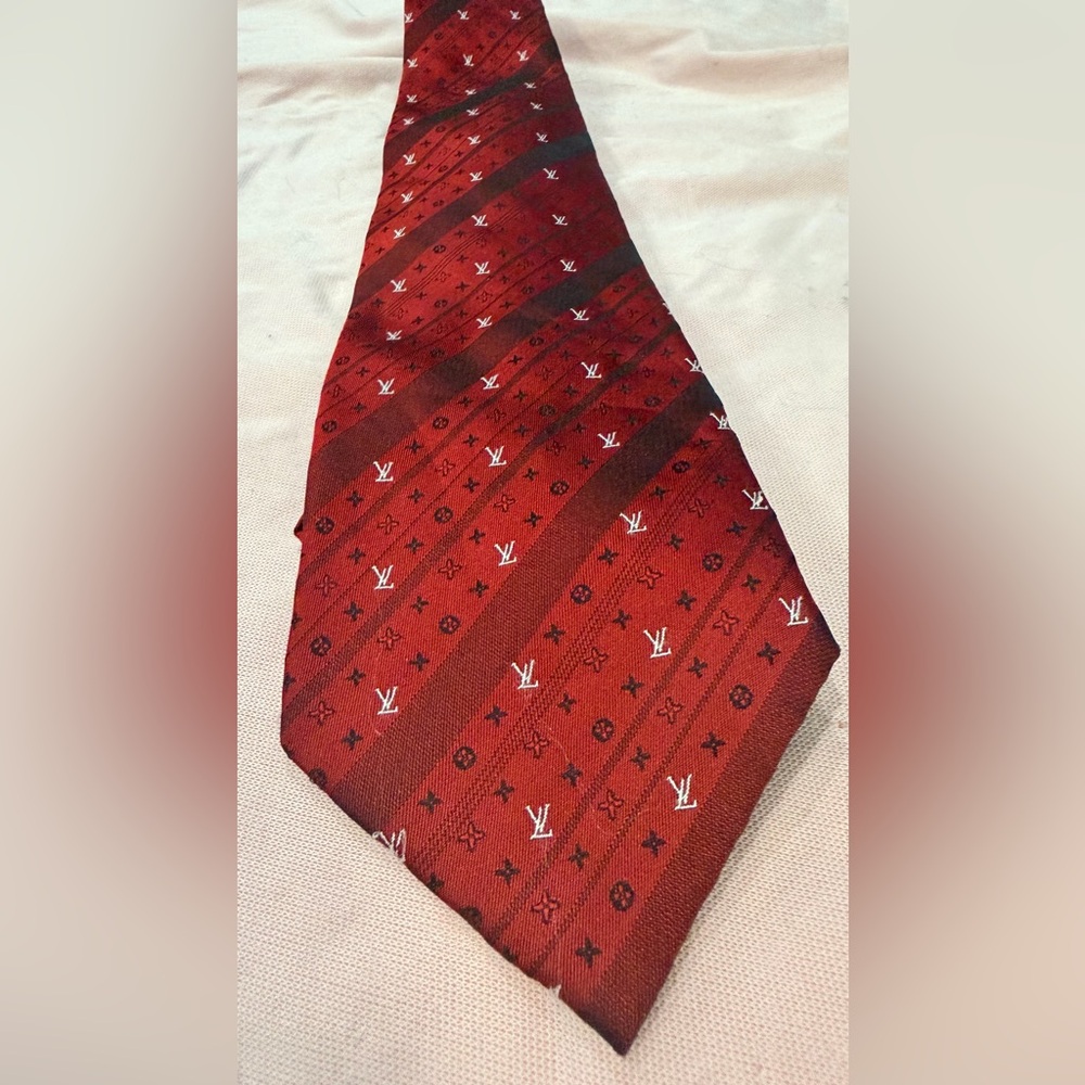 Louis Vuitton Red Patterned Tie